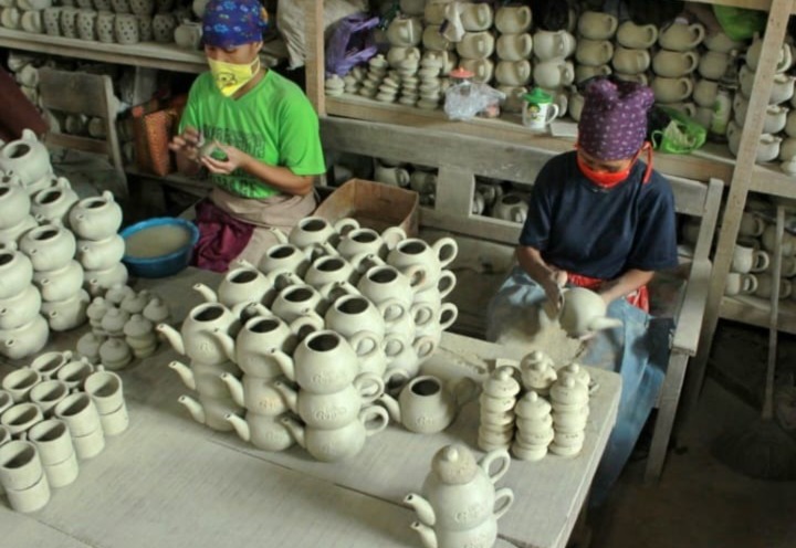 Manajemen Profesional Usaha Keramik Pabrikan Berbasis Koperasi